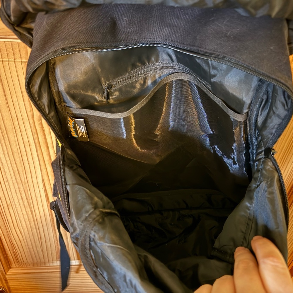 Pikachu Gamefreak Backpack - Picture 7 of 8